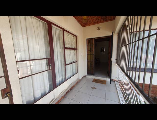 3 BEDROOM FREEHOLD FOR SALE IN RISANA